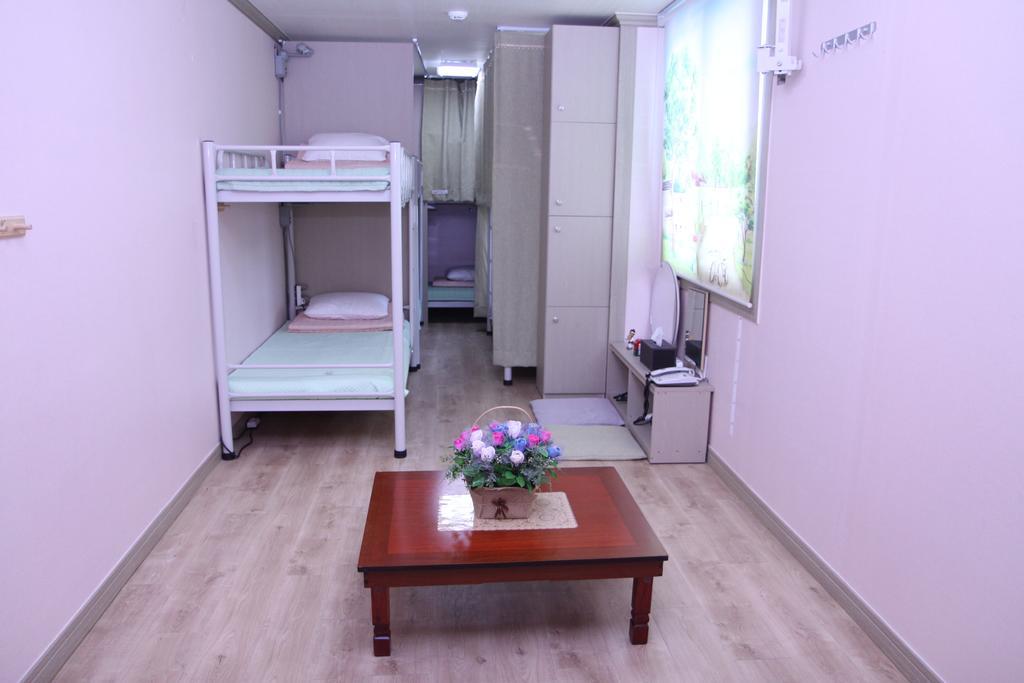 Hostel Dahyun & Guesthouse Гиеонгджу Екстериор снимка