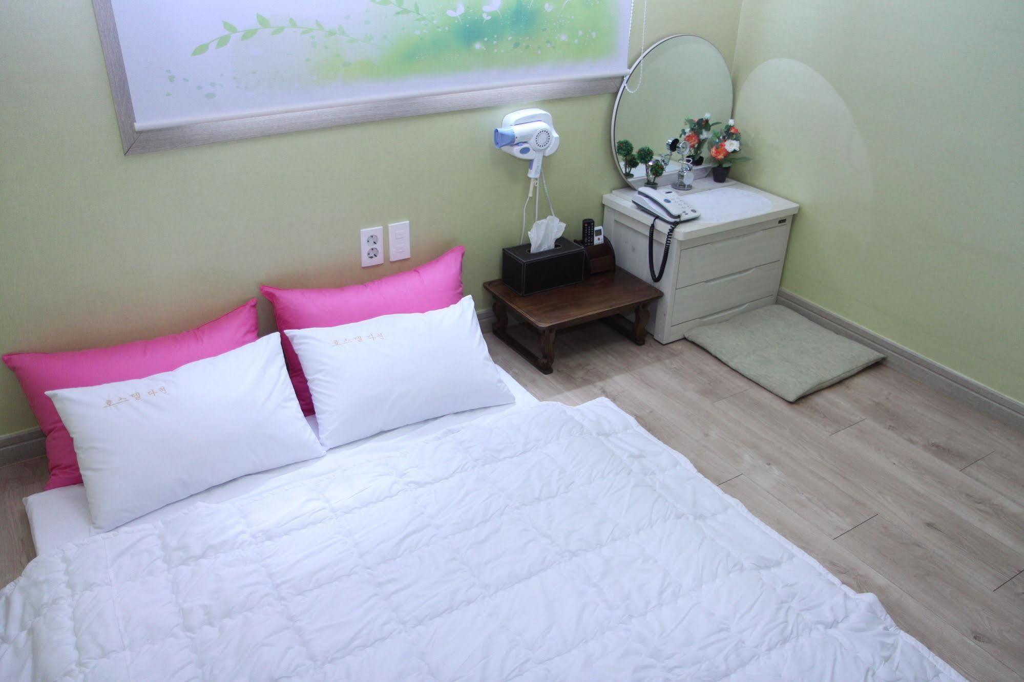 Hostel Dahyun & Guesthouse Гиеонгджу Екстериор снимка