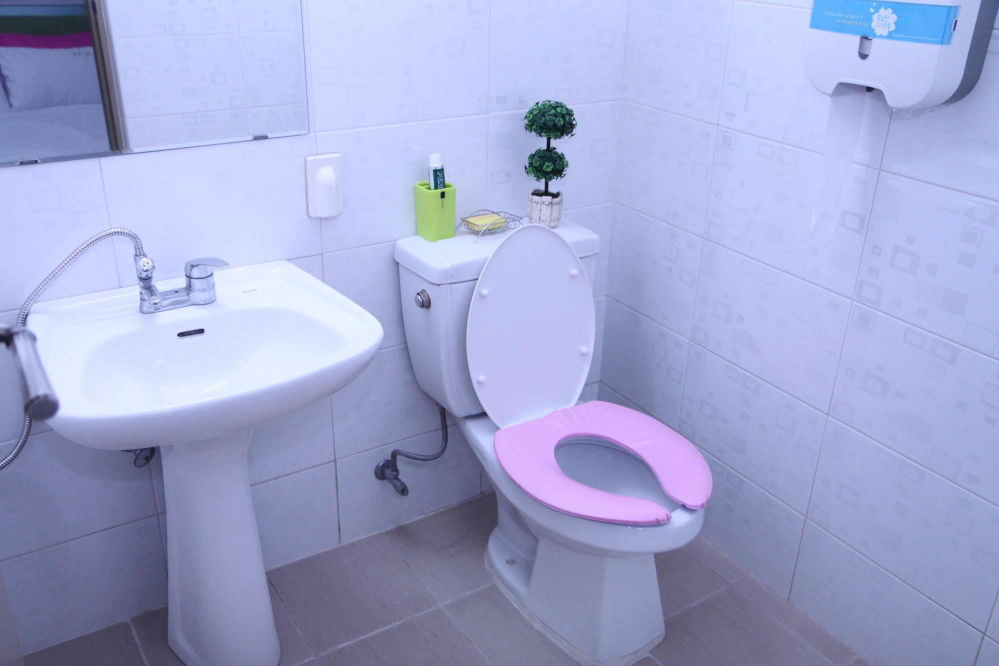 Hostel Dahyun & Guesthouse Гиеонгджу Екстериор снимка