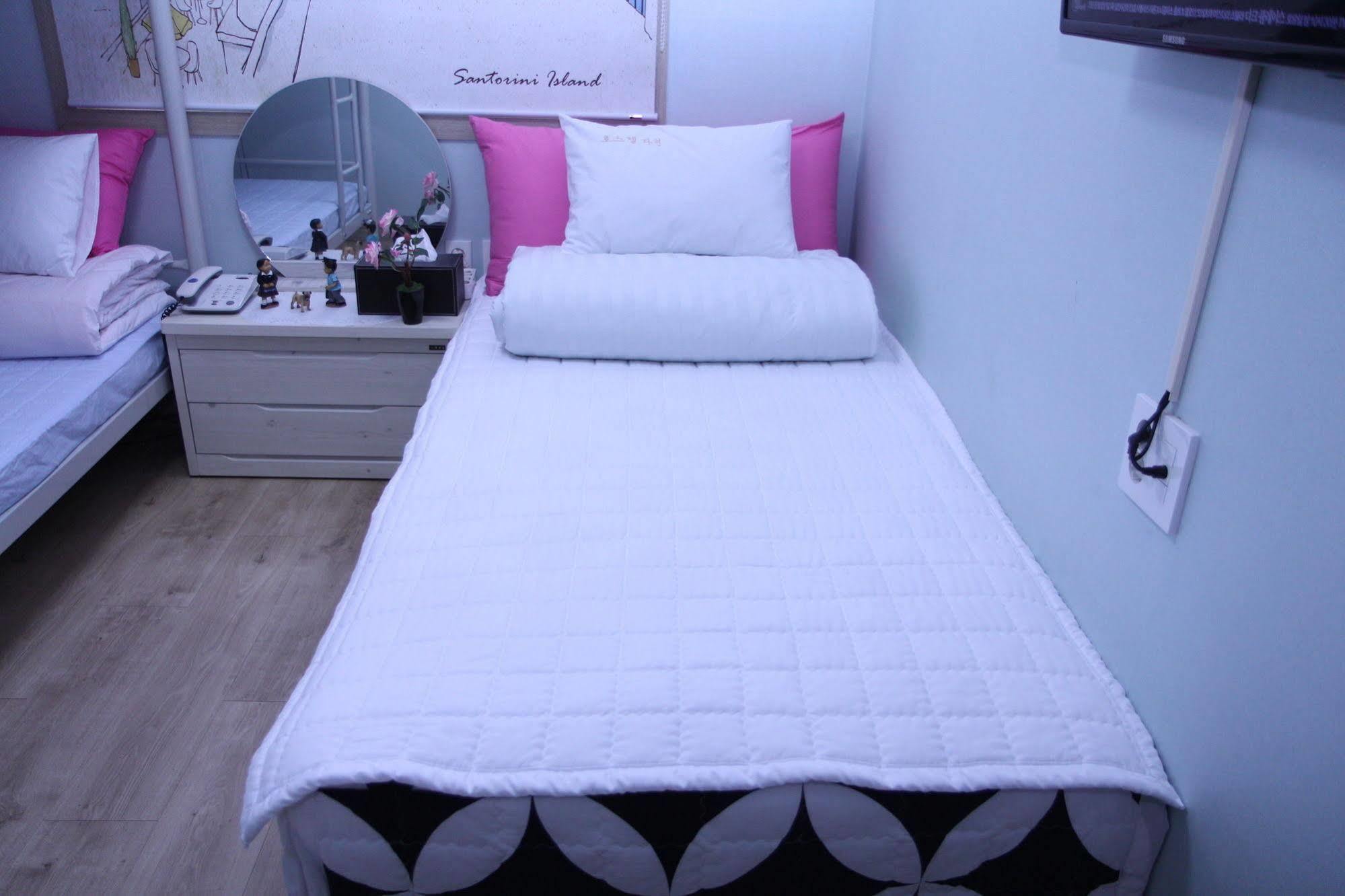 Hostel Dahyun & Guesthouse Гиеонгджу Екстериор снимка