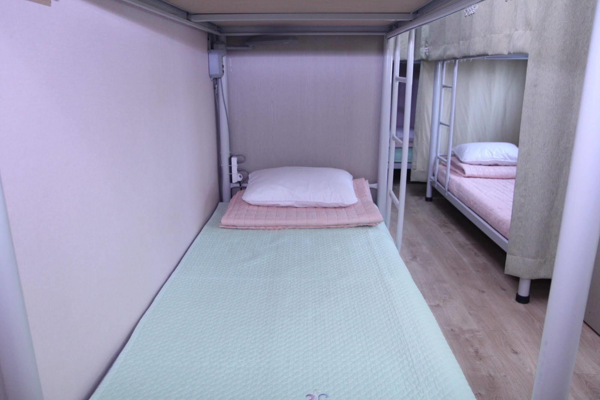 Hostel Dahyun & Guesthouse Гиеонгджу Екстериор снимка